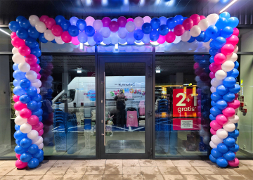Brama z balonów jako dekoracja na otwarcie nowego salonu Pepco we Wrocławiu