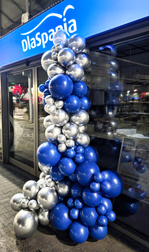 Organiczna kolumna z balonów na promocję w salonie DlaSpania w Galerii Aleja Bielany