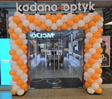 Brama z balonów dla salonu Kodano w Galerii Dominikańskiej z okazji promocji dla klientów