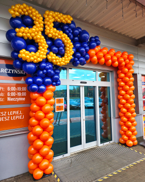 Urodzinowa brama z balonów Brama z balonów na 35 urodziny firmy