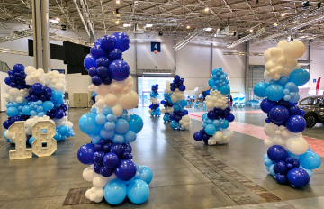 Dekoracje organiczne z balonów na poznański półmaraton w hali MTP w Poznaniu.