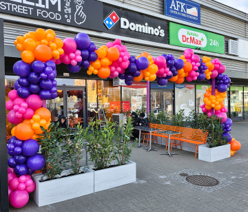 Brama z balonów na otwarcie restauracji Solleim z kuchnią koreańską we Wrocławiu w Centrum Handlowym Ferio Gaj