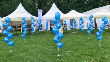 Bukiety balonów helowych na Stadionie Olimpijskim we Wrocławiu Balony z nadrukiem i helem na terenie Stadionu Olimpijskiego we Wrocławiu