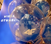 Balon bubble napełniony helem z balonem w środku.