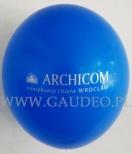 Balon z srebrzystym nadrukiem.