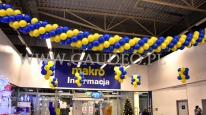 Balonowa dekoracja w Makro Bielany.