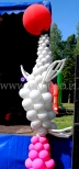 Foka z balonów na cyrkowej imprezie plenerowej.