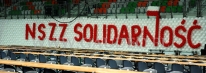 Balonowy napis "NSZZ Solidarność" na ścianie balonowej jako dekoracja Karczmy Górniczej.