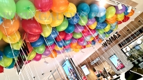 Kolorowe balony helowe.