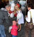 Rozdawanie balonów z nadrukiem w Kauflandzie w Siemianowicach Śląskich.