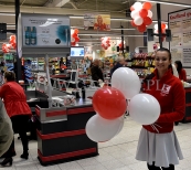 Balony z nadrukami rozdawane prze hostessę.