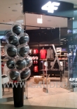 Stroiki z balonów w balonie na otwarcie nowego salonu odzieżowego.