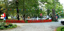 Balony z helem jako dekoracja wrocławskiego festiwalu.
