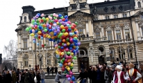 Wypuszczanie balonów rozpoczęte.