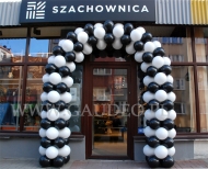 Brama z balonów na otwarcie sklepu w Strzegomiu.