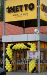 Brama balonowa jako dekoracja z okazji otwarcia sklepu w Jeleniej Górze.