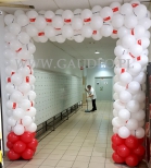 brama balonowa w zakładzie produkcyjnym.