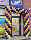 Brama z balonów dla oleśnickiej kolektury lotto.