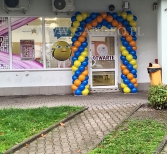 Brama z balonów w Legnicy.