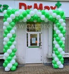 Brama z balonów w Warszawie.