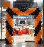 Brama z balonów dla salonu Orange.