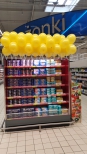 Dekoracja z balonów jako promocja serków.
