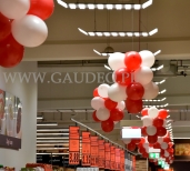 Balony jako dekoracje w sklepie Kaufland w Siemianowicach Śląskich.