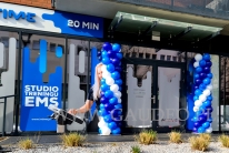 Kolumny z balonów.