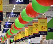 Metrowe balony jako dekoracja na otwarcie sklepu.