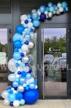 Organiczna girlanda z balonów.
