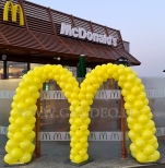 Dekoracja balonowa na otwarcie nowej restauracji McDonald's.
