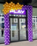 Brama z balonów dla salonu Play.