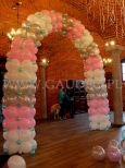 Brama balonowa jako dekoracja urodzinowa.
