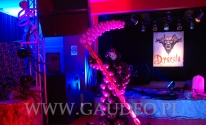 Śmierć z balonów - dekoracja mrocznej imprezy firmowej.