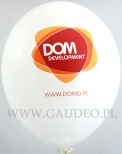 Logo Dom Development nadrukowane na balonach.