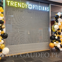 Słupy z balonów w Galerii Magnolia Park.