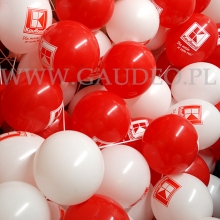 Balony reklamowe założone na patyczki.