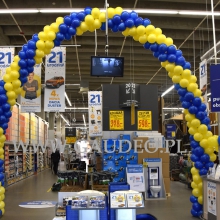 Dekoracja z balonów w Castoramie przy Magnolia Park.