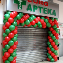 Brama z balonów w Hali Strzegomskiej we Wrocławiu.