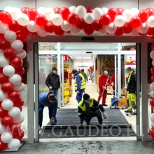 Brama balonowa dla marketu Kaufland.