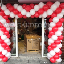 Brama balonowa na otwarcie restauracji KFC.