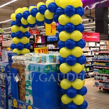 Brama balonowa jako dekoracja ekspozycji.