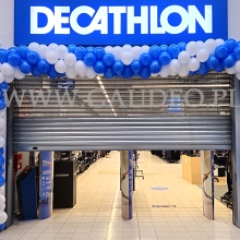 Brama balonowa dla sklepu Decathlon.