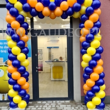 Brama z balonów w Oleśnicy.