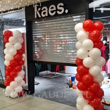 Kolumny balonowe dla sklepu Kaes.