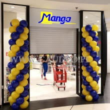 Balonowe kolumny na otwarcie sklepu Mango.