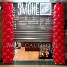 Słupy balonowe dla salonu Smoke w Częstochowie.