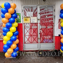 Kolumny z balonów dla Lotto we Wrocławiu.