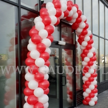 Łuk z balonów w Siechnicach.