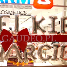 Balony z helem w kształcie liter - jako dekoracja na otwarcie salonu Super Pharm w Pasażu Grunwaldzkim.